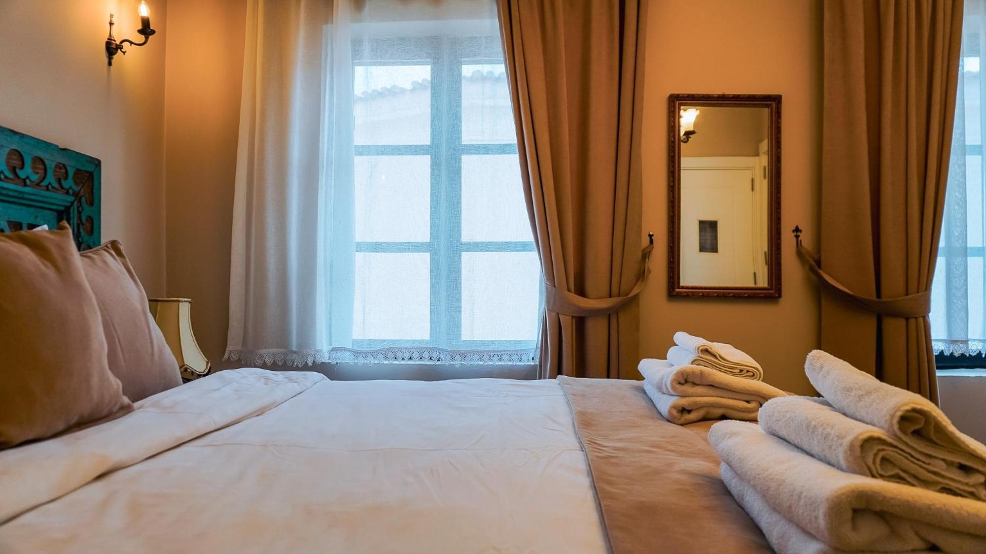 Hotel 1870's Tas - Sanat Sokagi Izmir